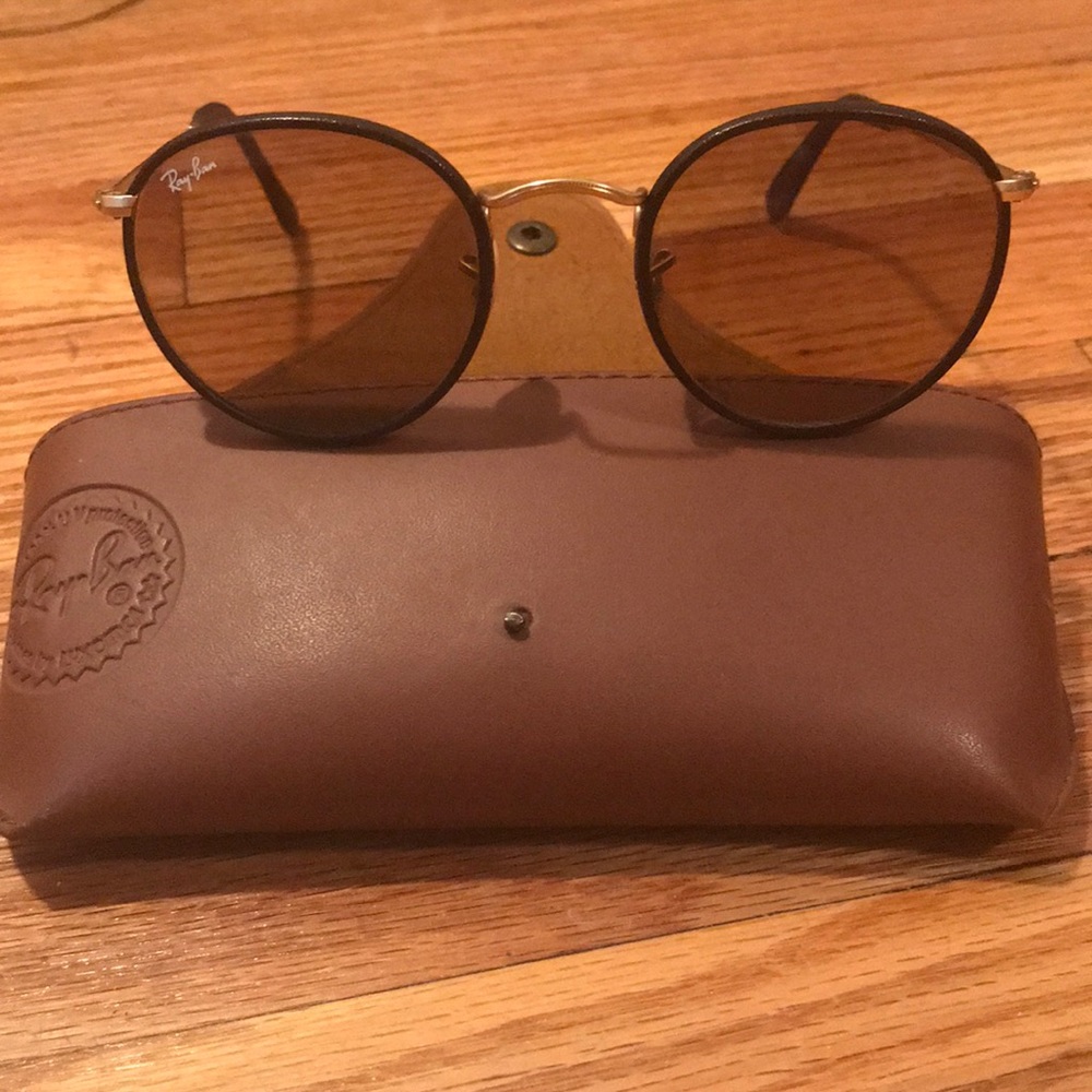 Ray-Ban Sunglasses 😎 genuine leather frames!